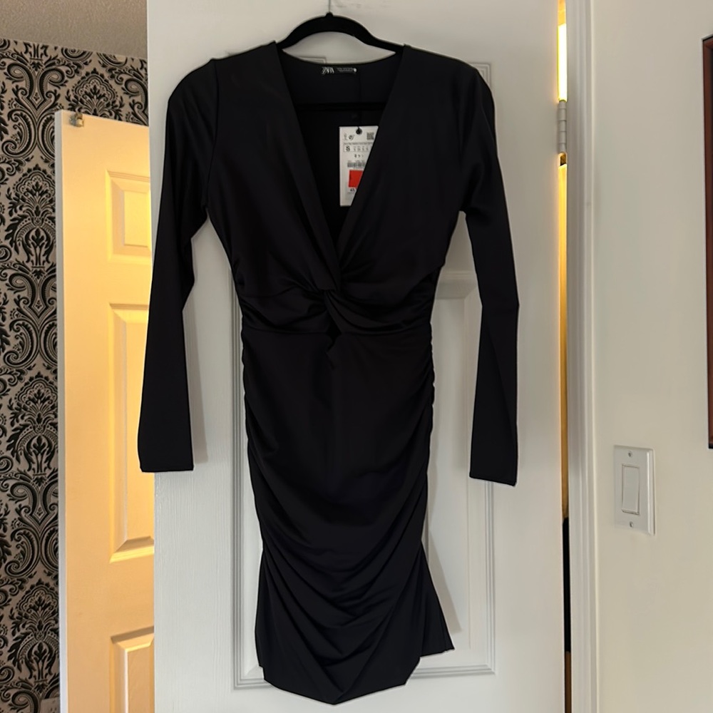 Zara black dress long sleeve with a triangle opening on the front at waist. - Picture 1 of 7